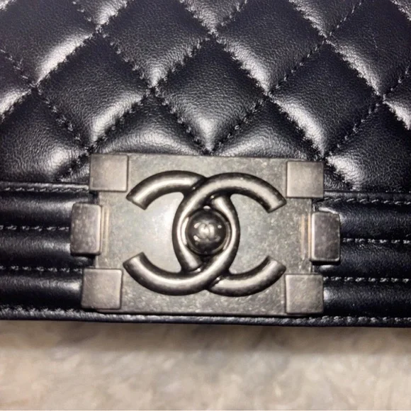 Chanel Medium boy Bag - Picture 11 of 16